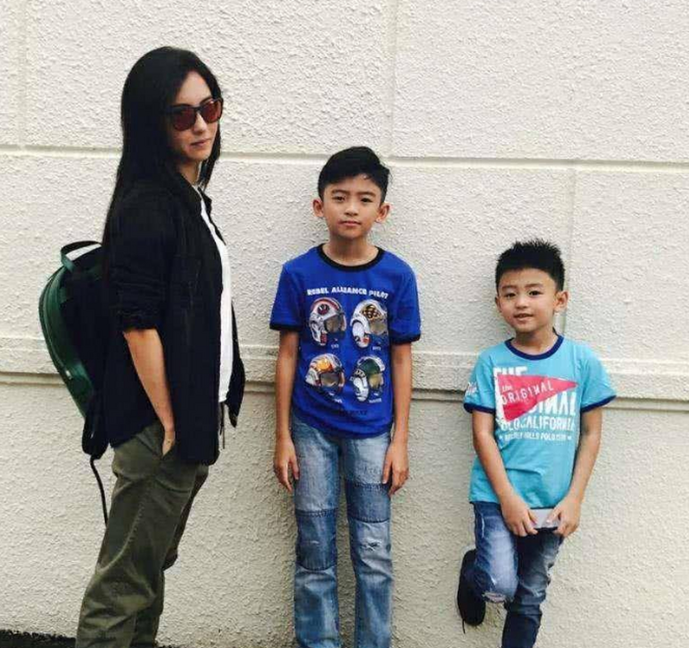 有次媒体采访了张柏芝大儿子谢振轩,问到是否会介意王菲做后妈?