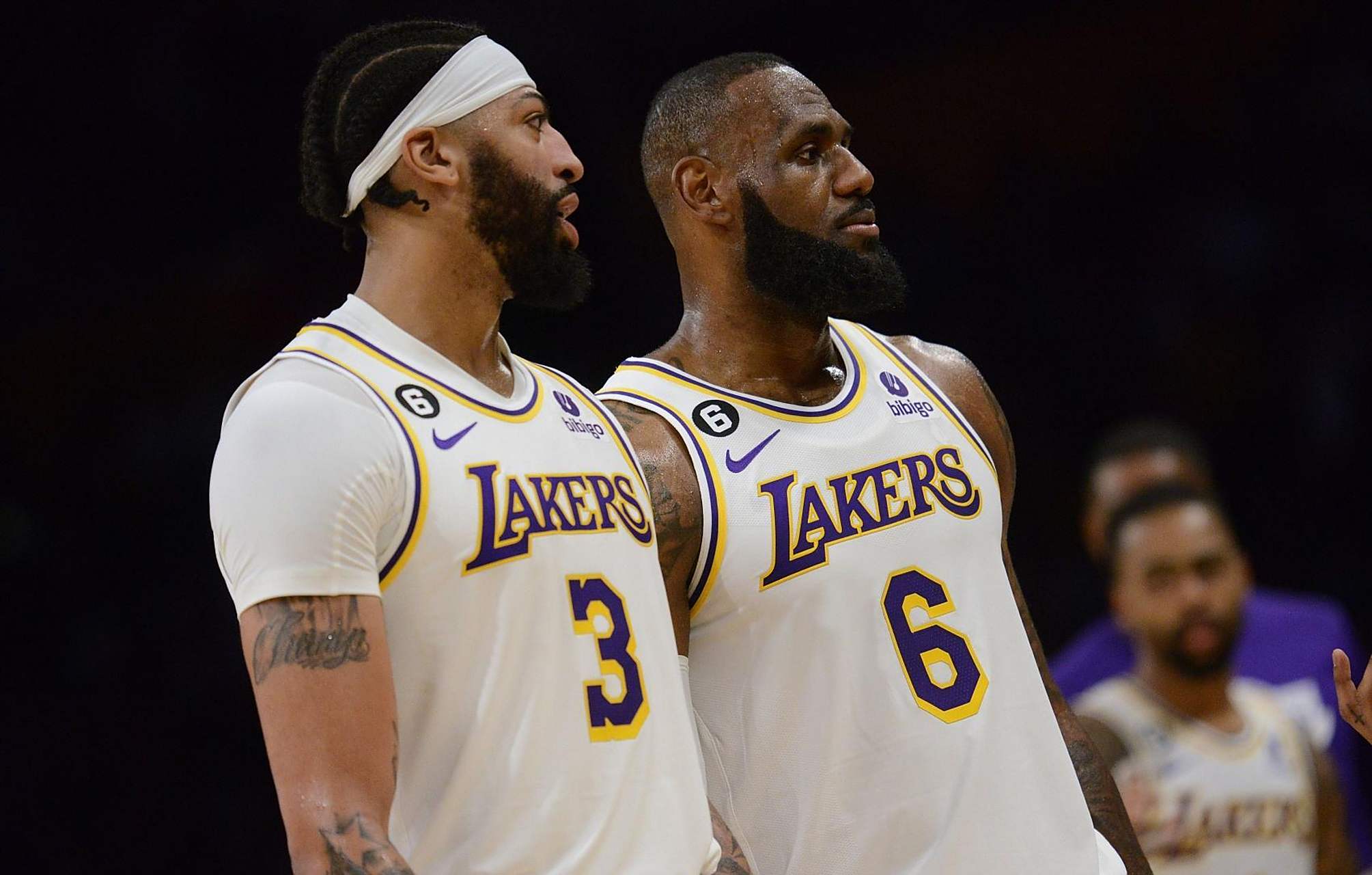 哈姆:詹姆斯和戴维斯在训练中态度积极,专注当下  湖人主帅哈姆在今天