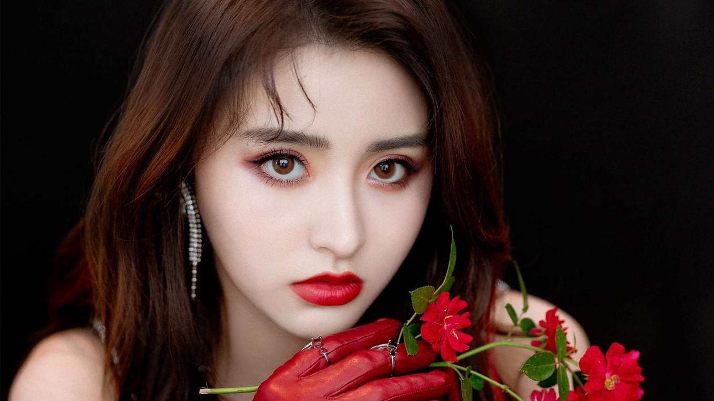 金子涵流苏舞台装性感图片