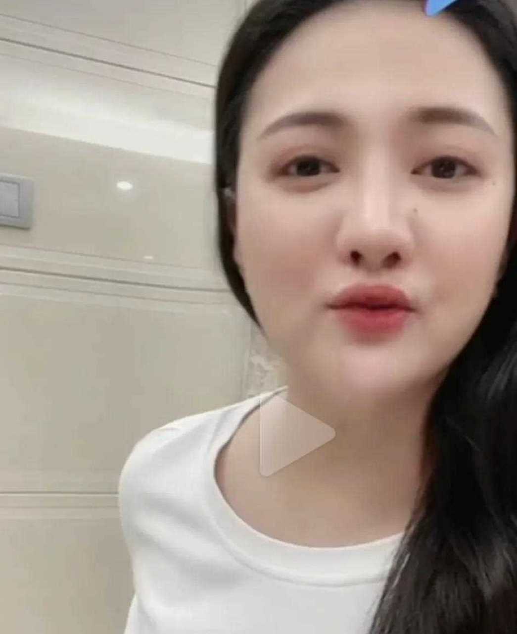 大连冰冰直言不欣赏老利 ,利用女人而上位的人        大连冰冰直言不