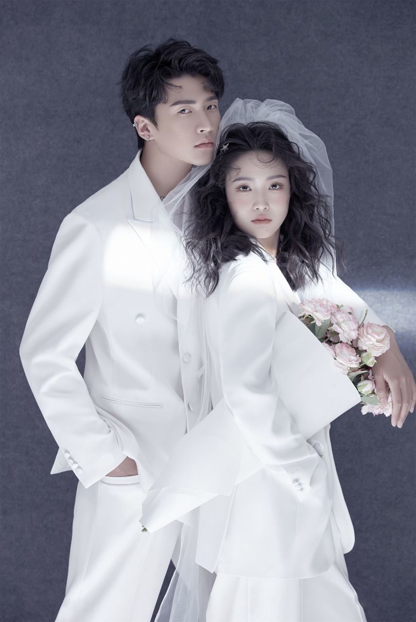 高级感爆棚的情侣西装婚纱照!