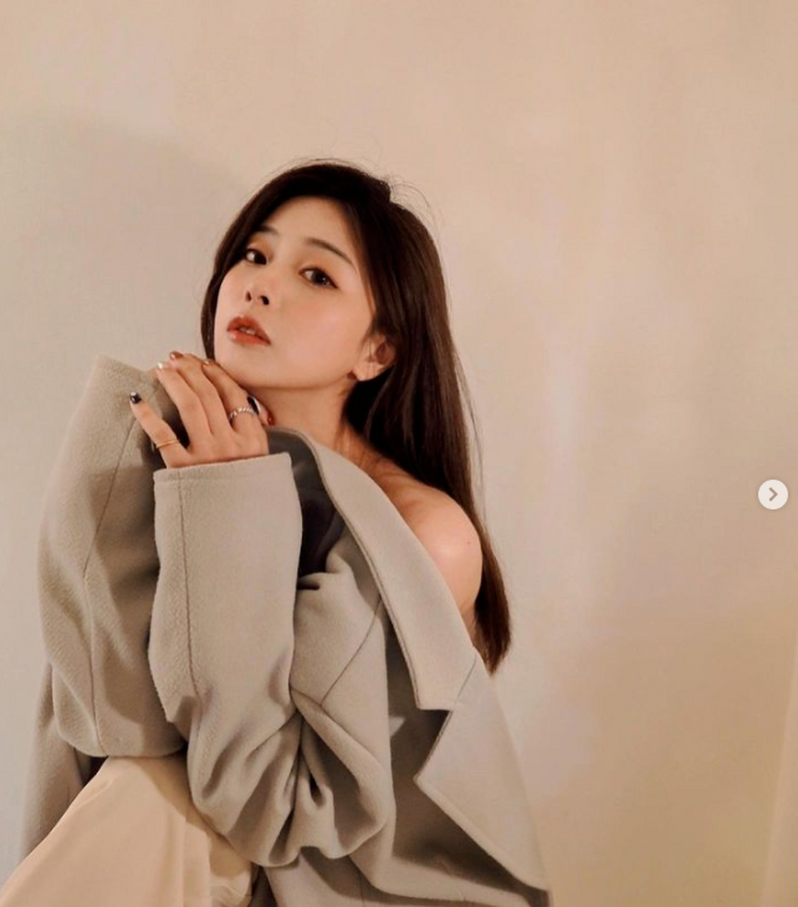 我爱台妹丨台湾网红小姐姐,身材养眼又亮眼(套图三)#美女# #甜美女孩