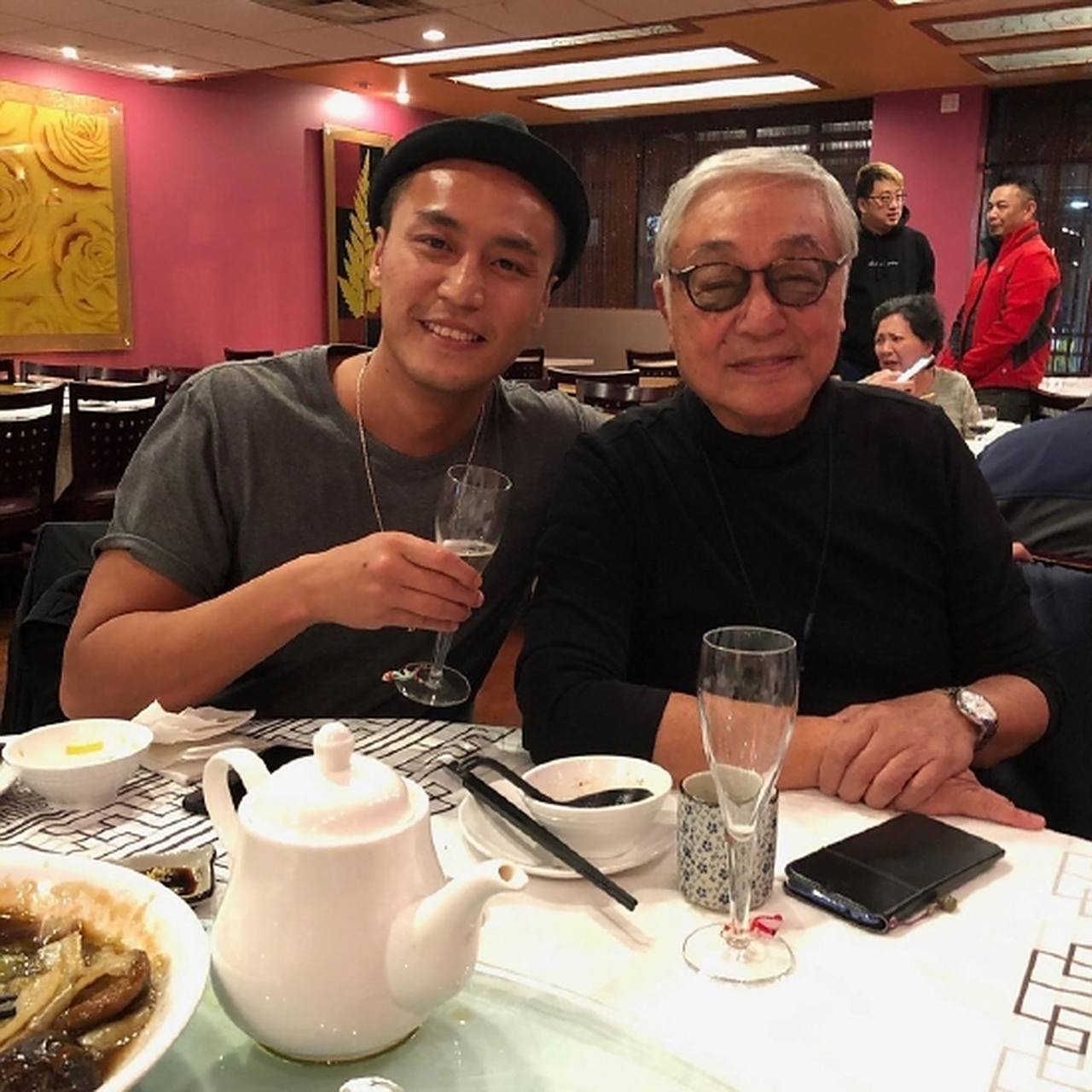 【张建声发文悼念曾江】4月27日,老戏骨曾江突然在隔离酒店去世的消息