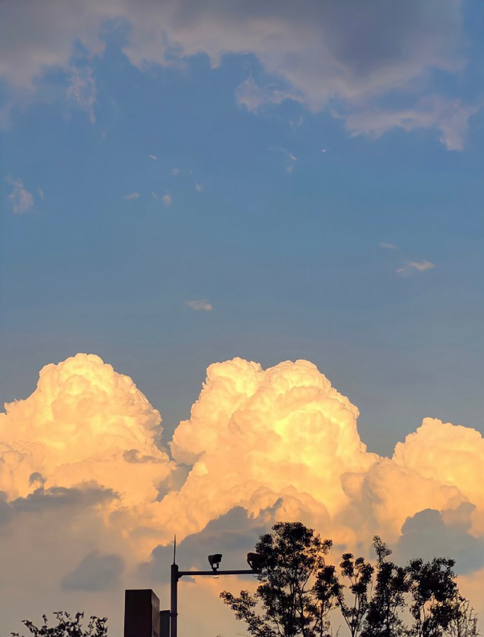 云朵收藏家7815 #云朵# #云朵背景图# #背景图# #朋友圈背景图