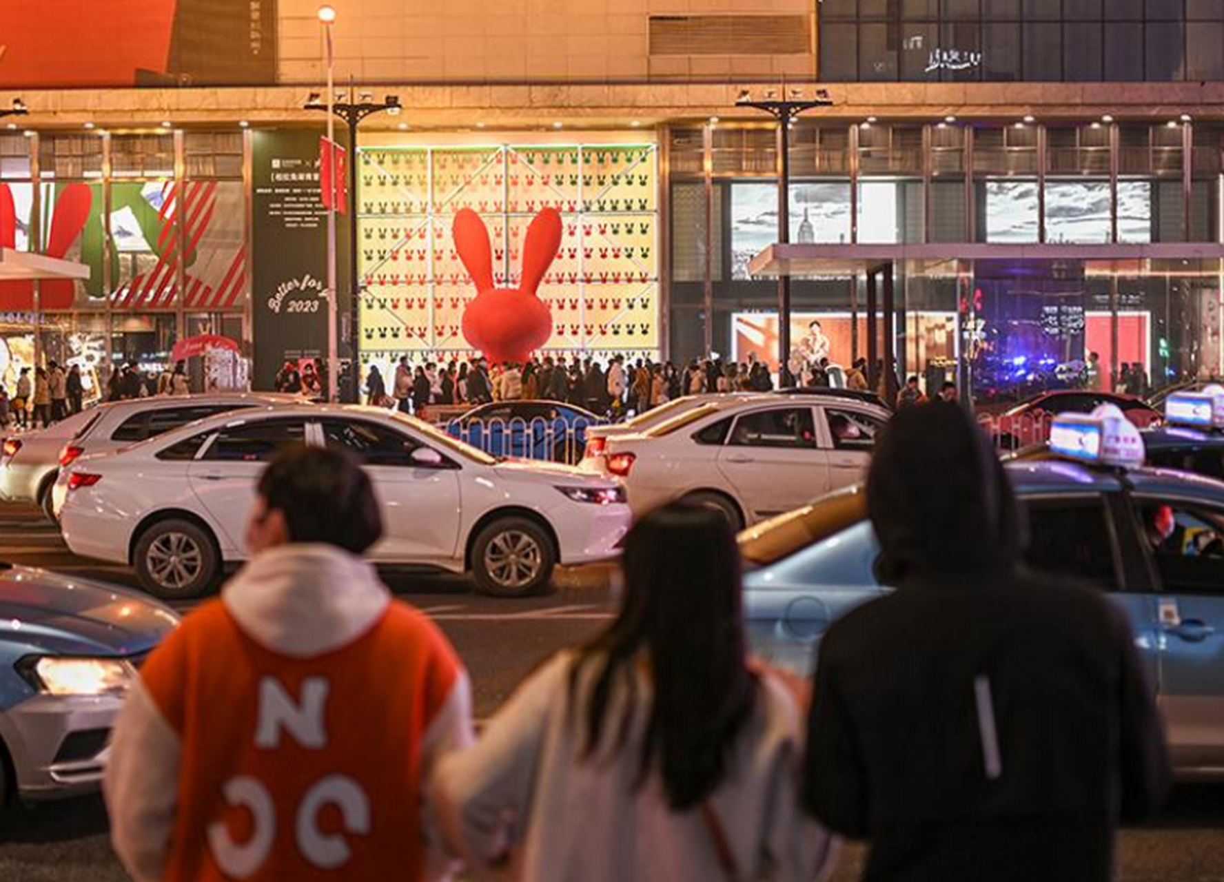 河南研判:全省新冠病毒感染率接近九成,已顺利度过疫情高峰