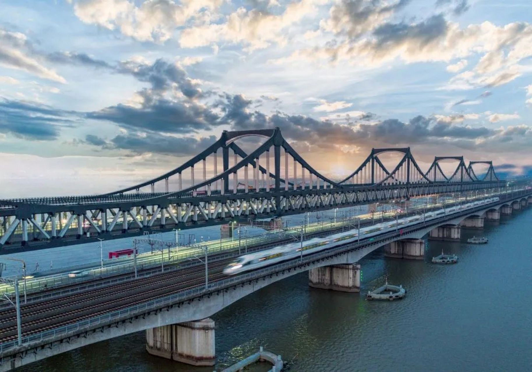 城轨# 杭州城市中轴"穿心"线亮相!