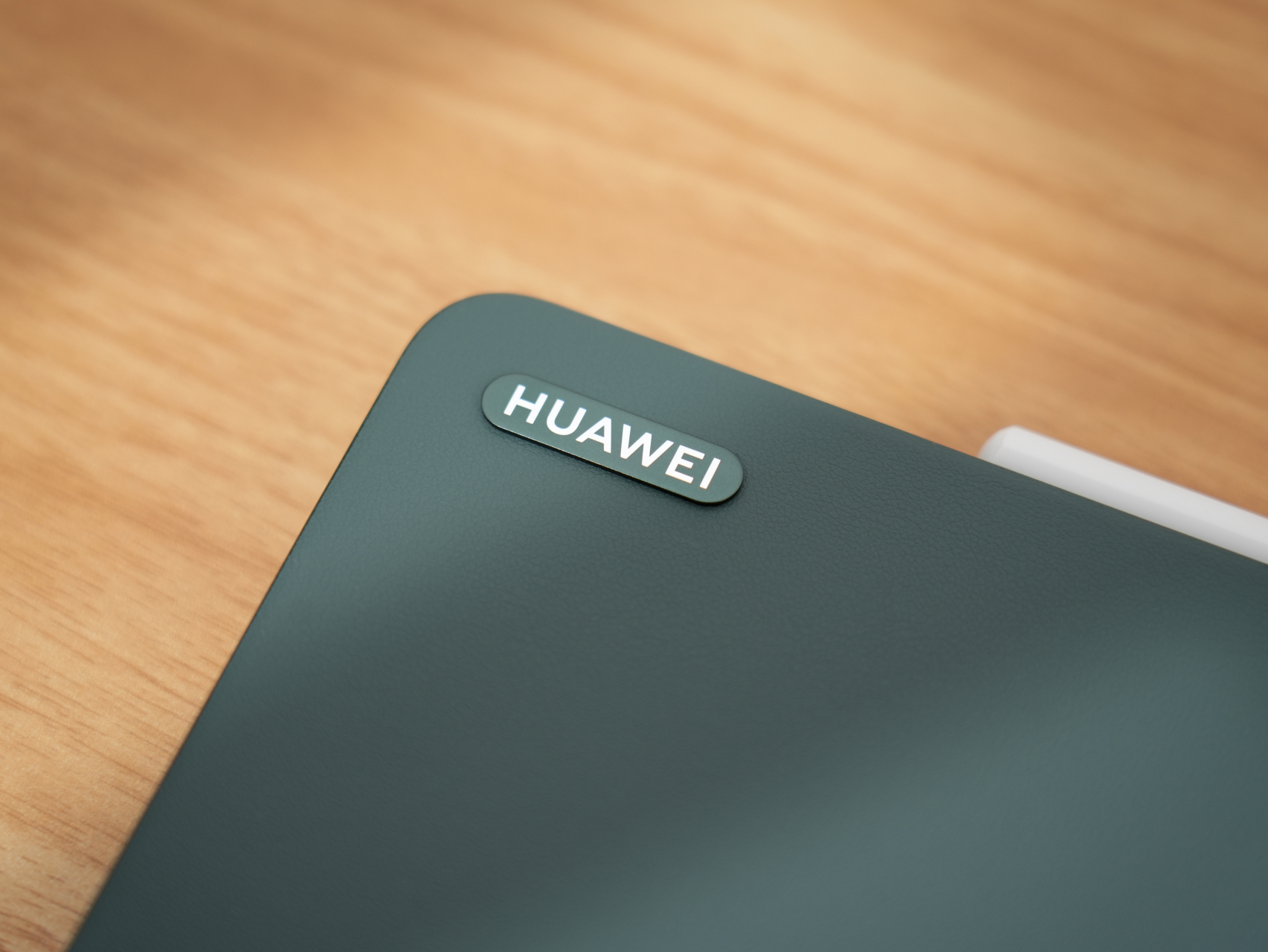 视频还在制作中,随手拍了几张华为matebook e 2023款二合一笔记本的图