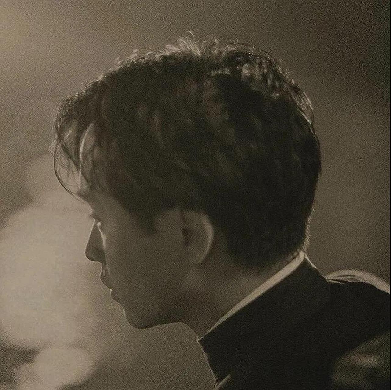 最帅港星头像集锦:张国荣 张国荣(1956年9月12日-2003年4月1日),出生