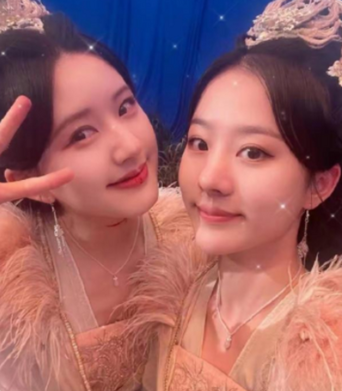 赵露思和替身合照引争议,被嘲长相不及替身,演技还有问题