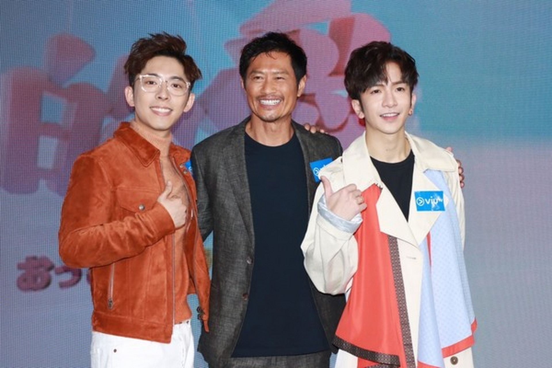 黄德斌穿婚纱掀热话.