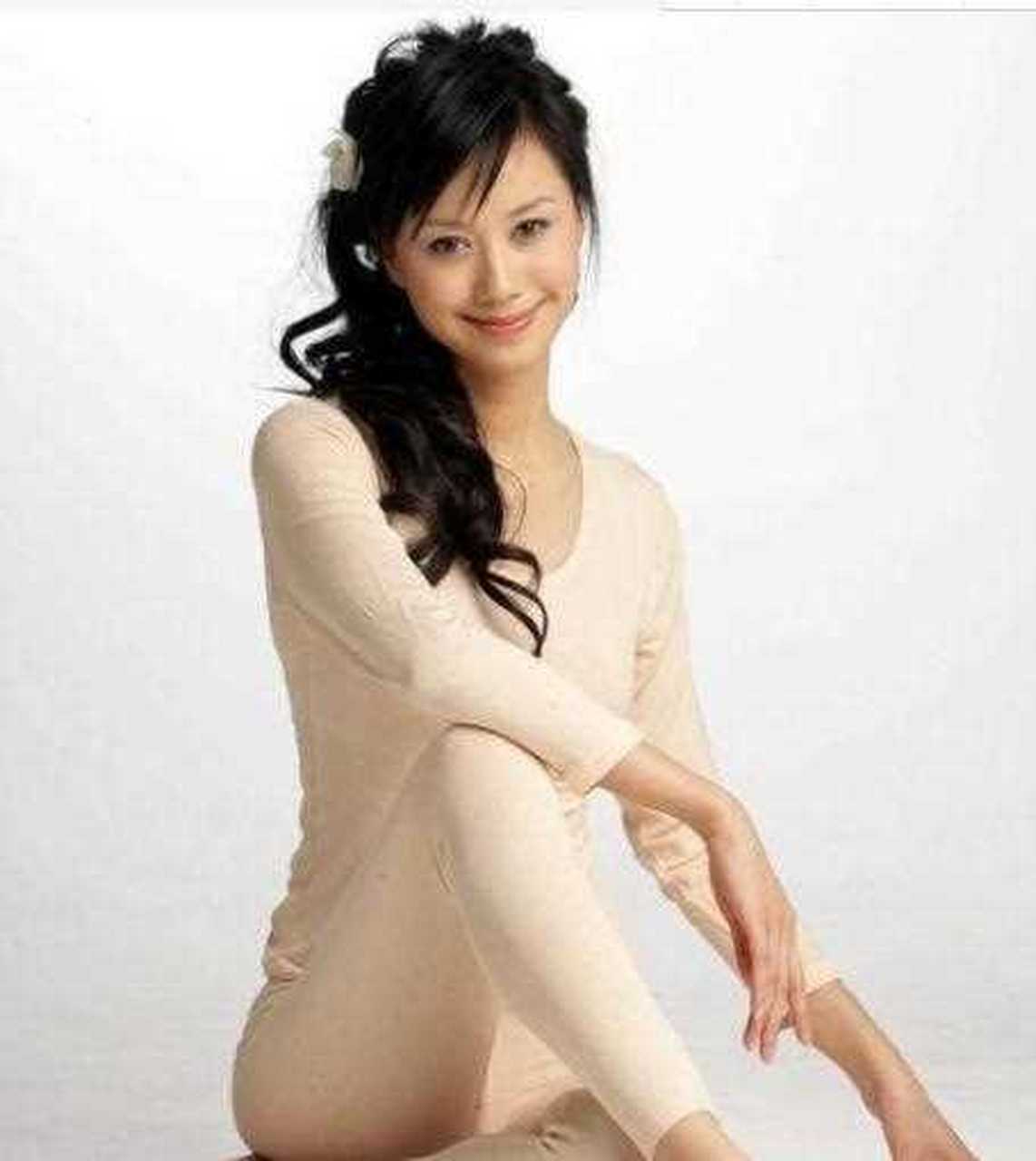 2001年,婷美内衣广告在电视上疯狂刷屏,每天都会有无数的男人对着电视