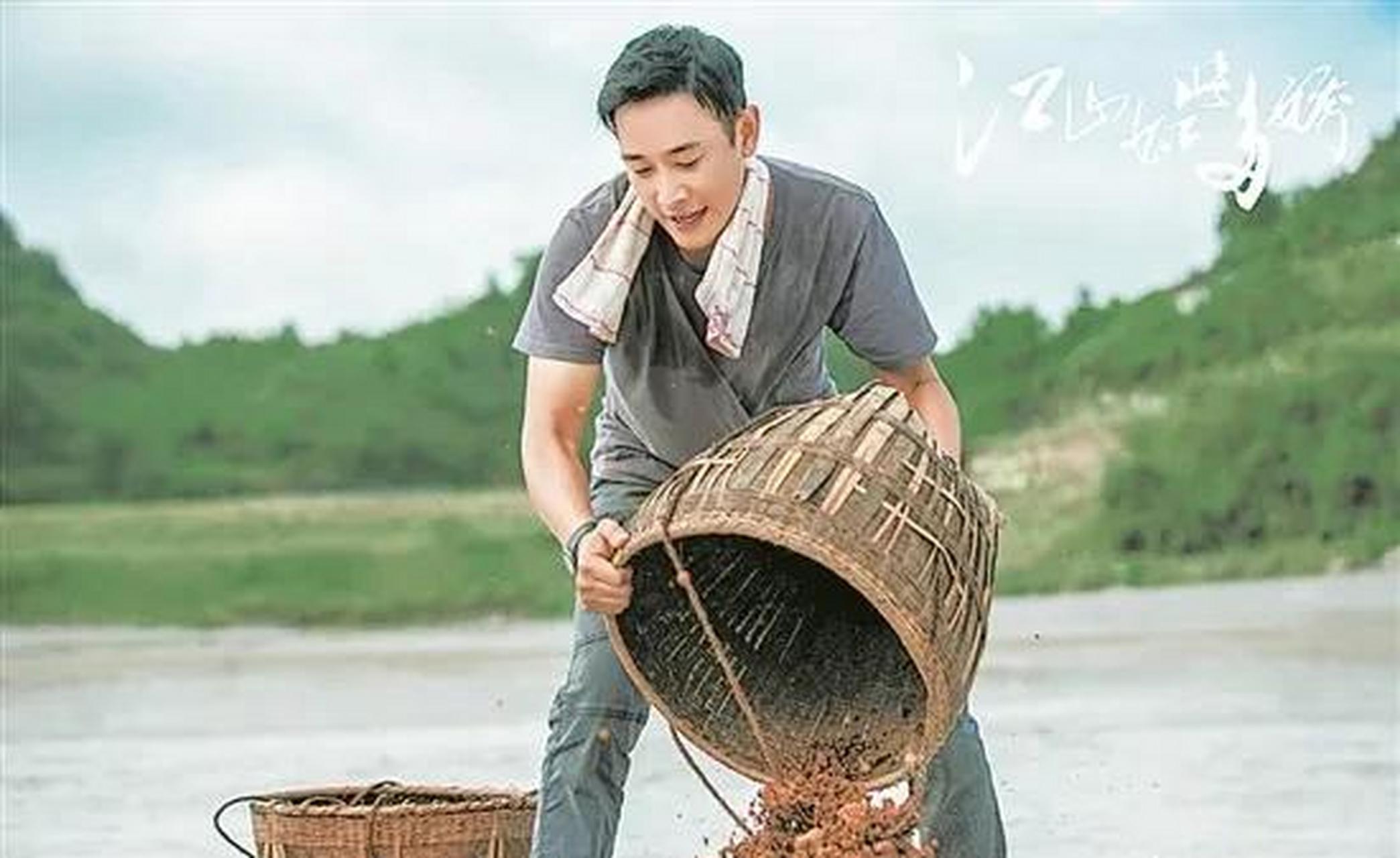 湖南卫视热播剧《江山如此多娇》,作为主旋律的脱贫攻坚剧,豆瓣评分8
