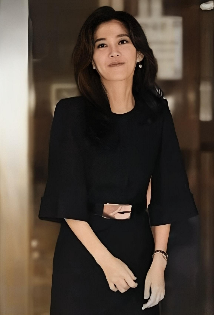 李富真公主又变漂亮了!