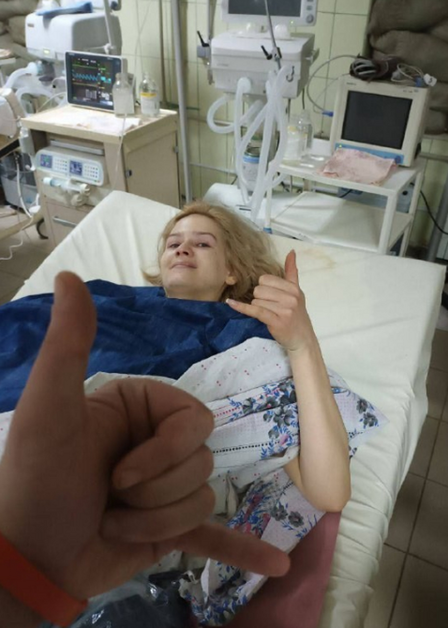 俄罗斯女记者在索莱达中弹受伤的视频被公布了