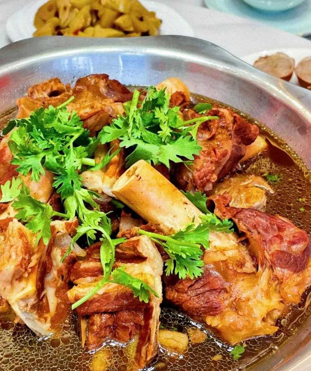 30元买一盆羊棒骨,做道"香辣酱棒骨"啃完骨头吸骨髓,超级过瘾!