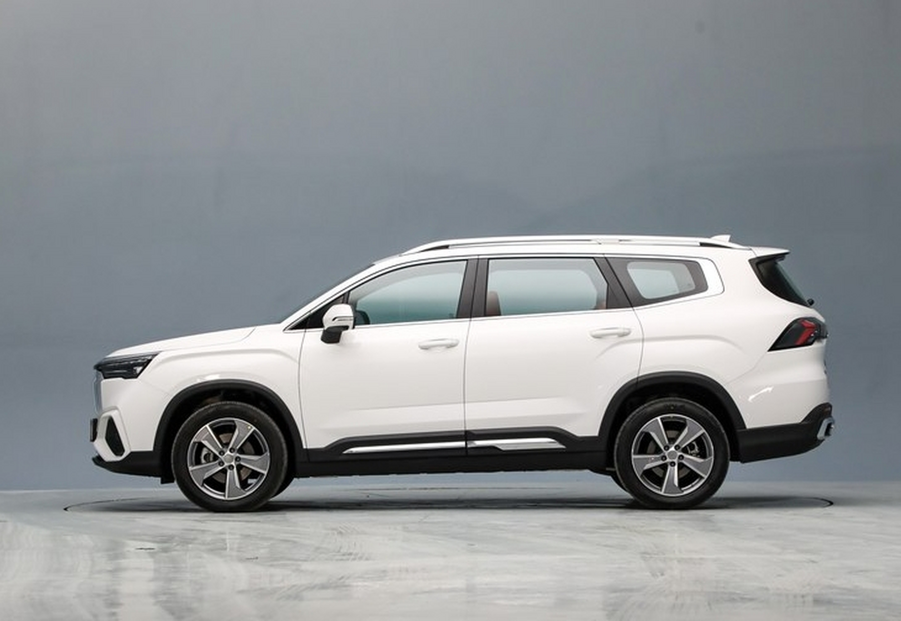 吉利不负众望,推出三款令人期待的中型suv,售价区间12.79-14.