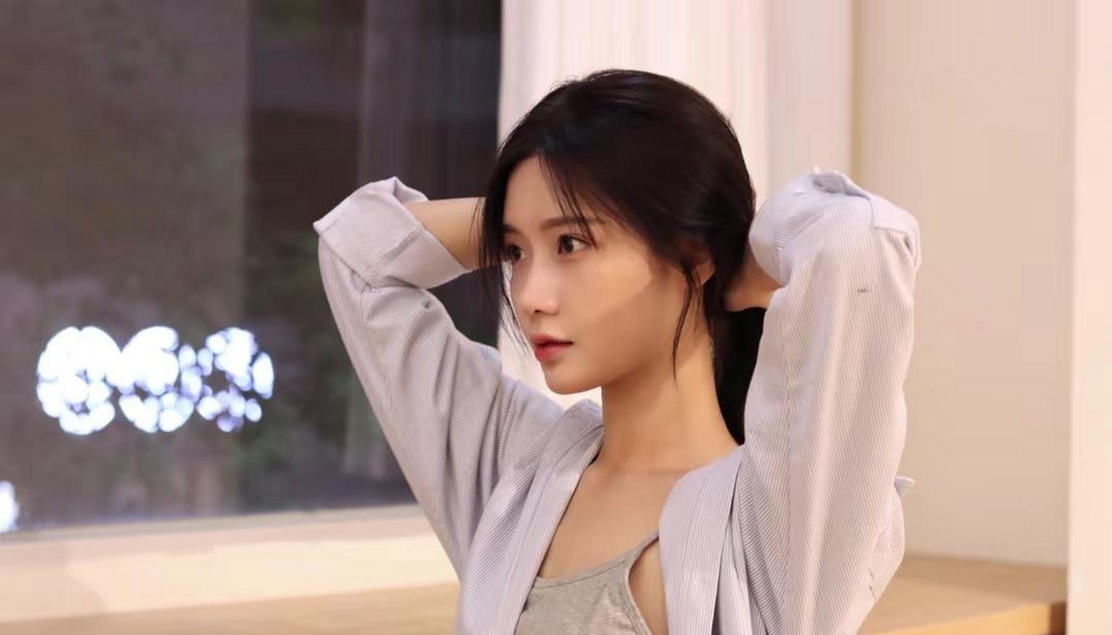 陈意涵披肩散发生活照合集