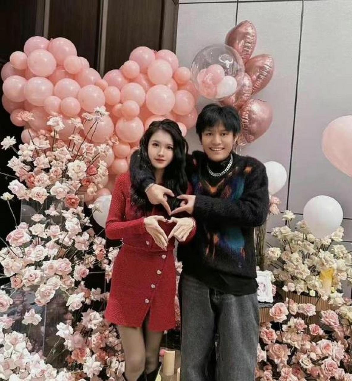 大杨哥小杨哥爸爸妈妈应该会很骄傲吧!有这么优秀的两个儿子.