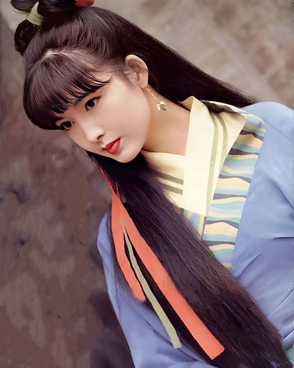 周慧敏 她的形象是20世纪九十年代香港男人心中一个