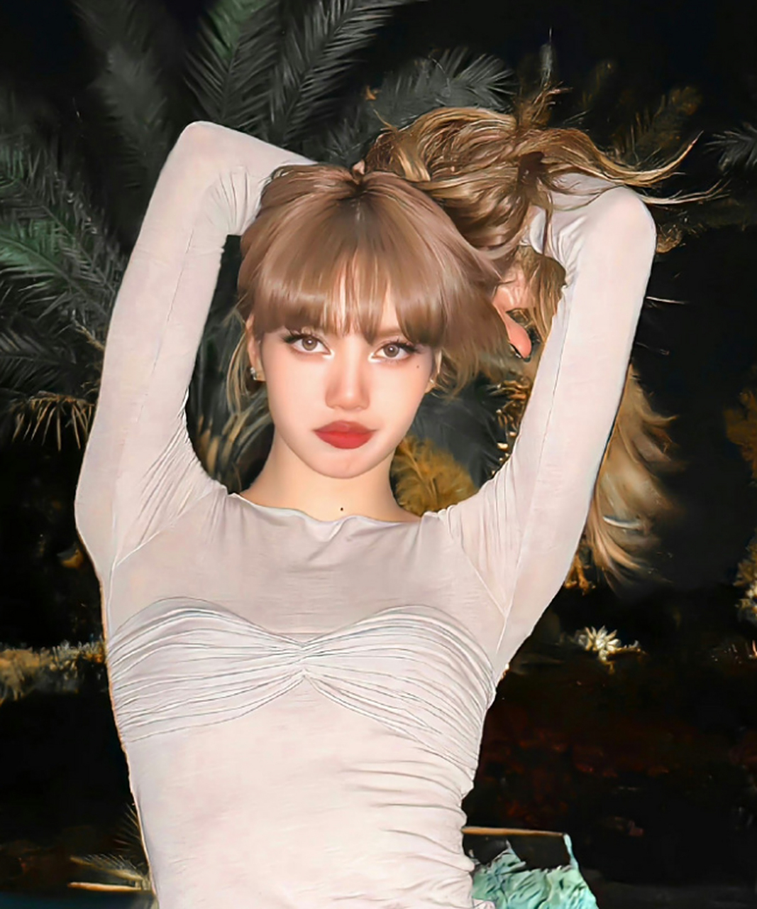 lisa,没有刘海的时候是另一种美感