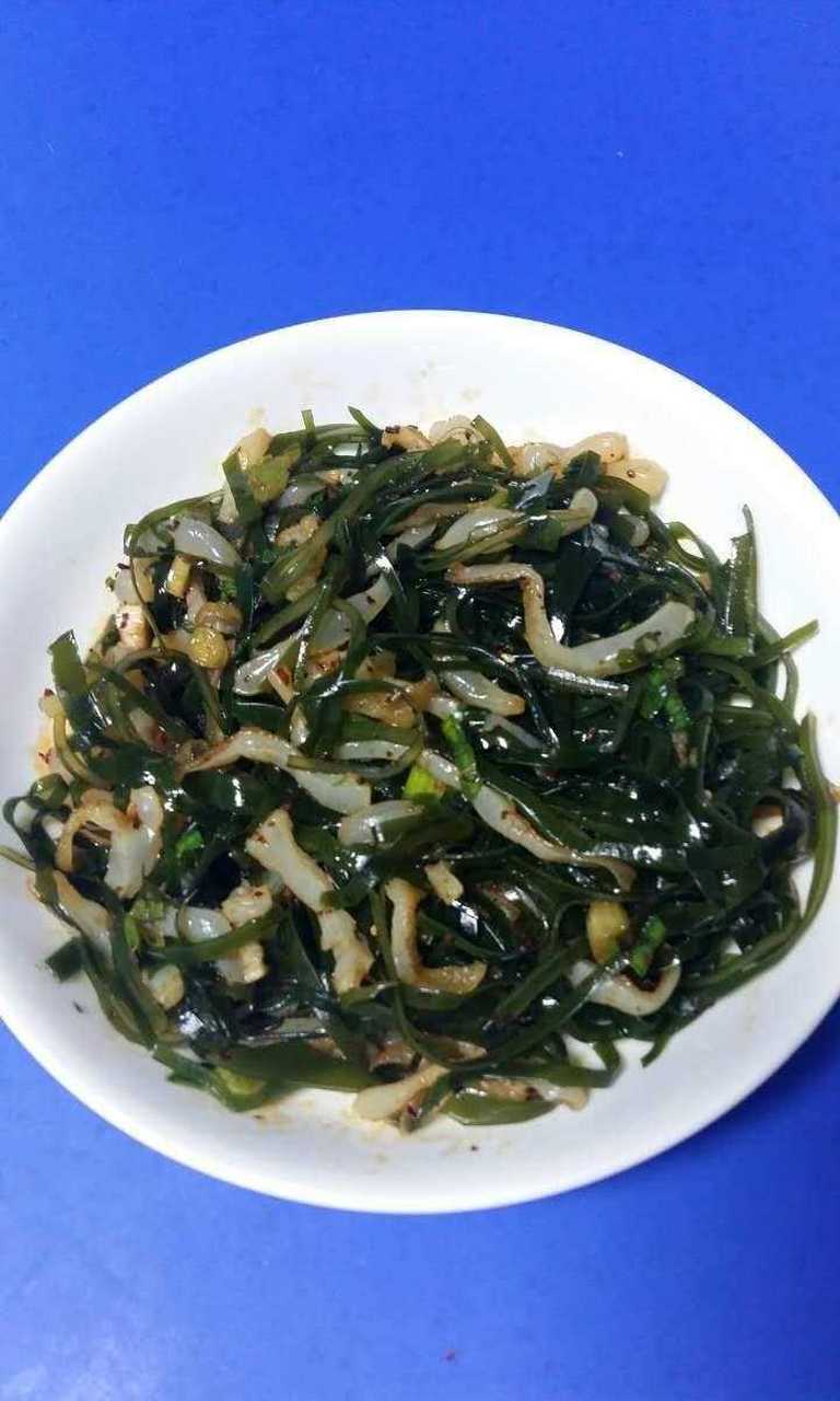 深海小海带丝菜谱集锦[药丸] 深海小海带丝来自于30米一下的深海,水深