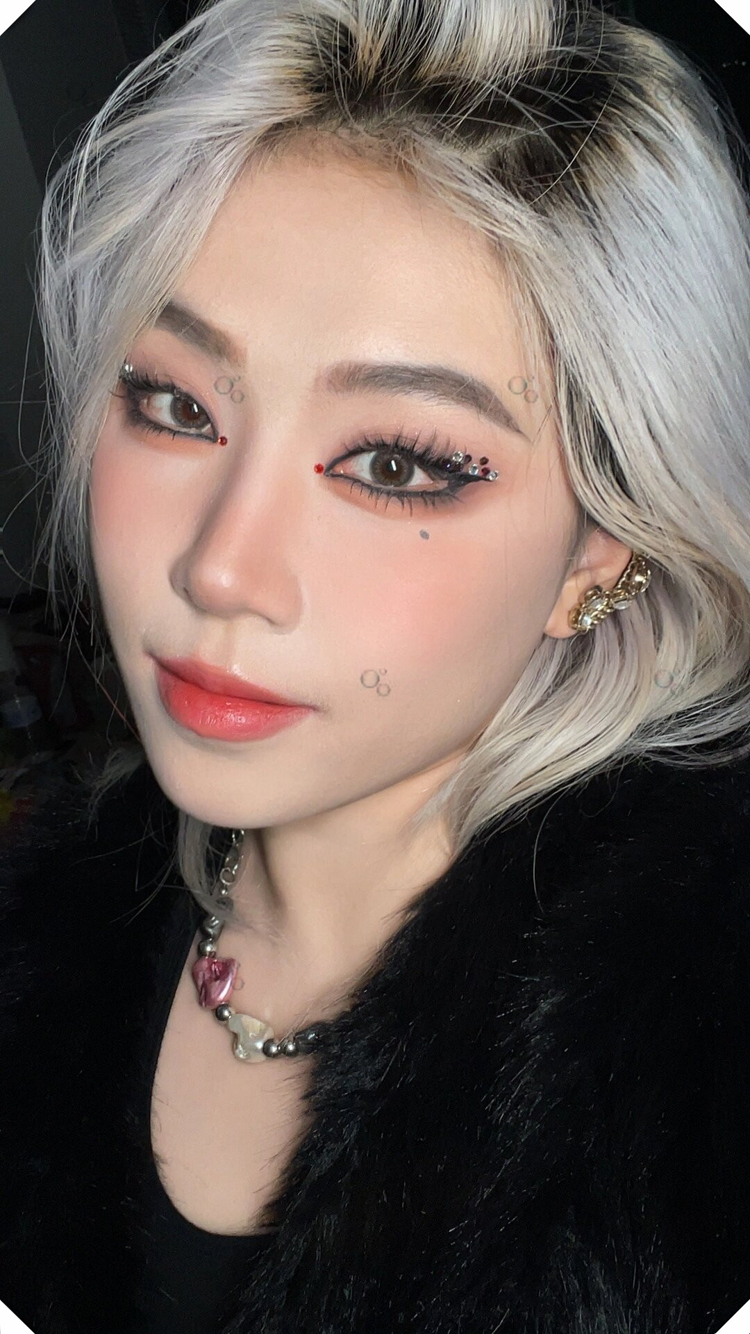 小猪姐姐会化妆的动态