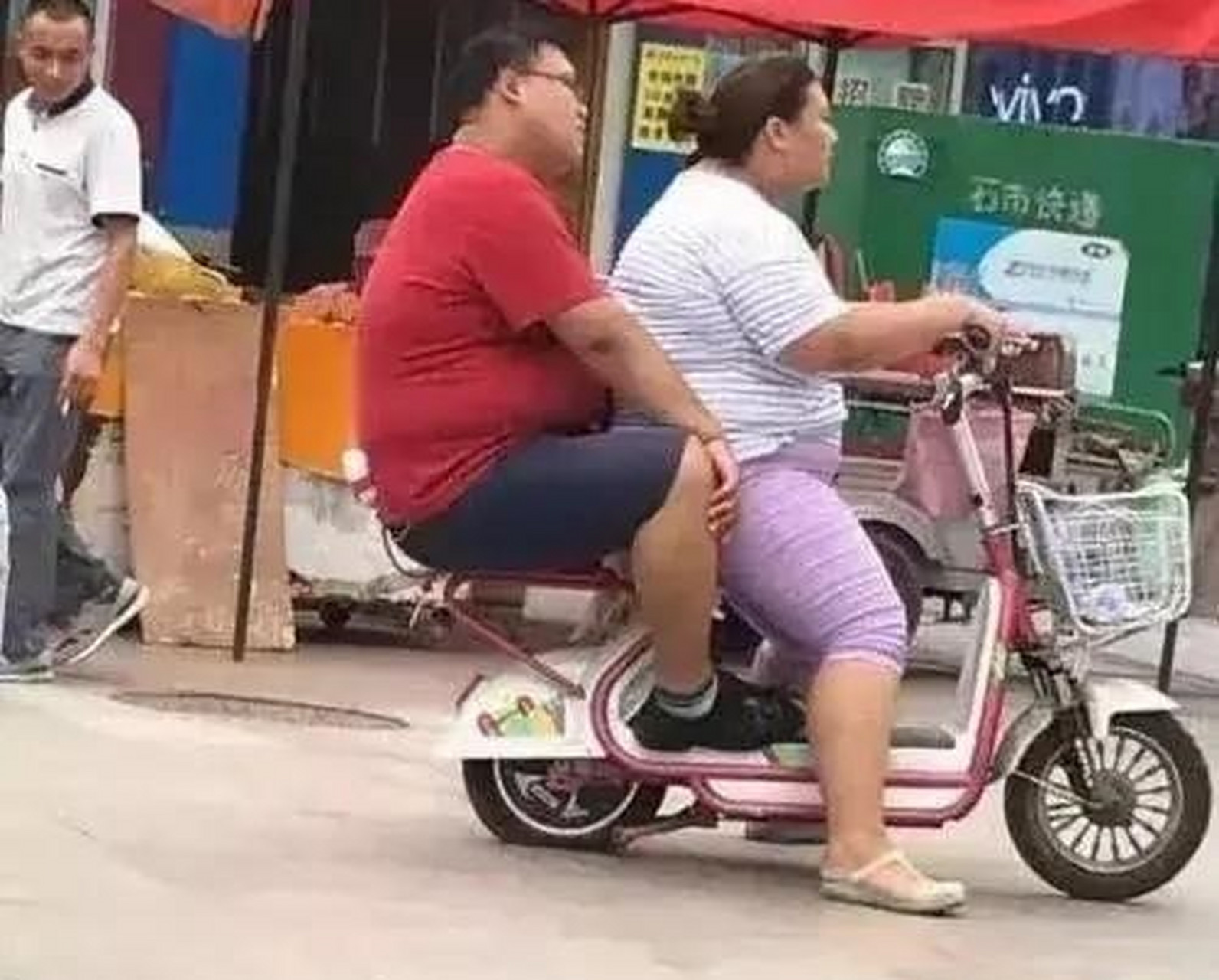 看图猜谜(打我国一省会城市名)