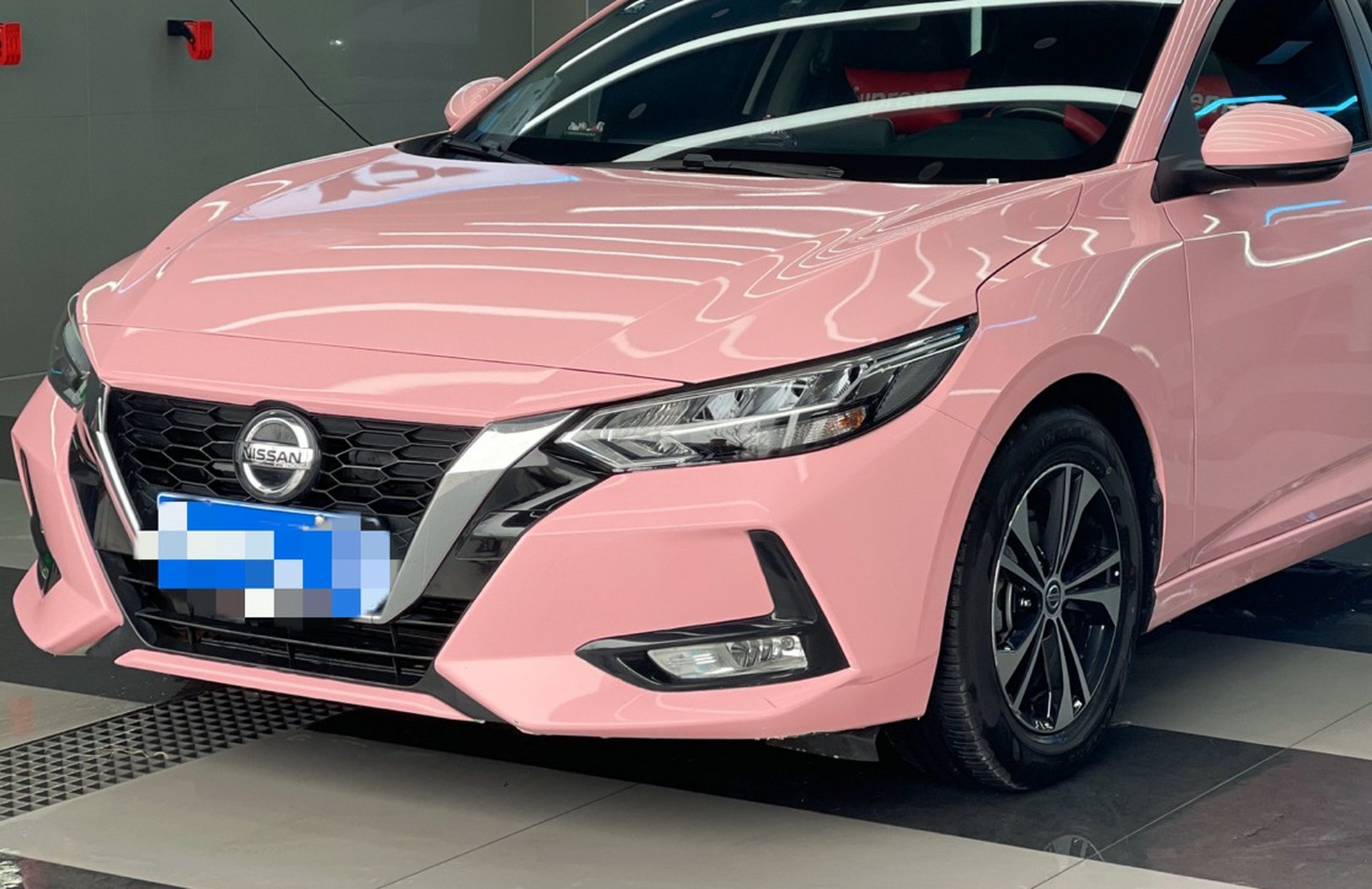 日产轩逸改色 水晶胭脂粉 这个粉色真的很正 耐看 不俗气 超级粉嫩