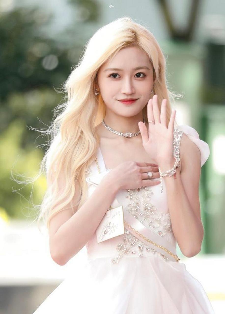 snh48-张昕美女艺人迷人美照欣赏,很美啊