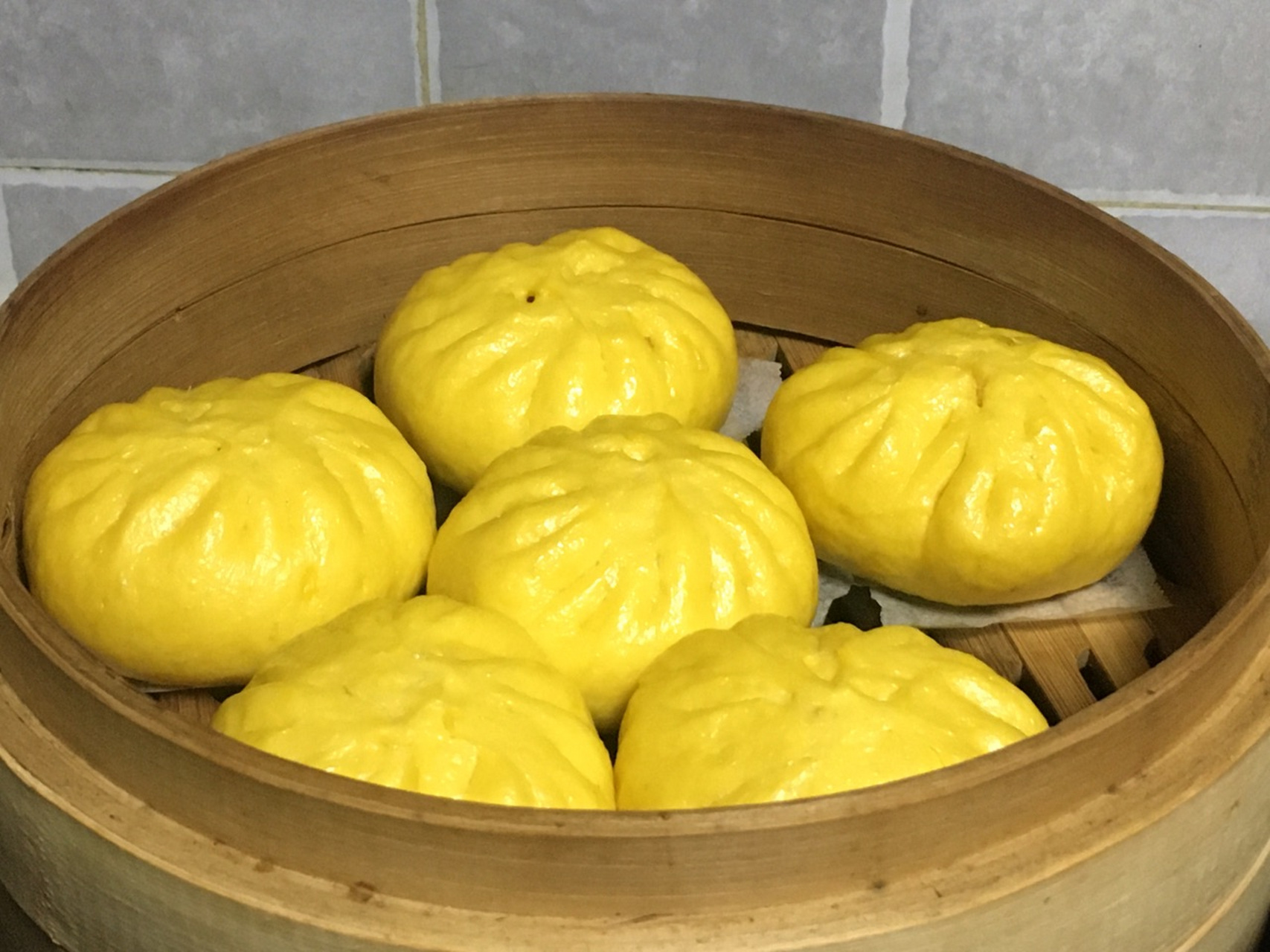 南瓜肉包子  季就是丰收季,看见金黄的颜色总能有股收获的喜悦,最近