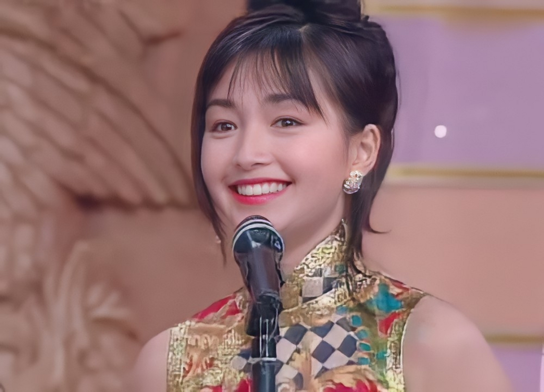 李绮红被称为香港最甜港姐,她饰演的"郭襄"更是成为了无人能超越的