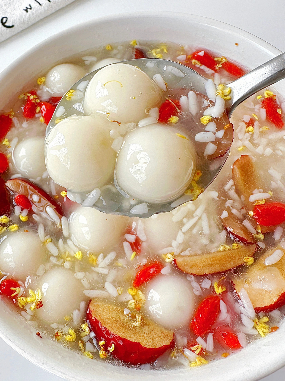 女孩子们必学的🌼桂花酒酿小圆子!! 滋养润燥～好喝又暖身! 特别是