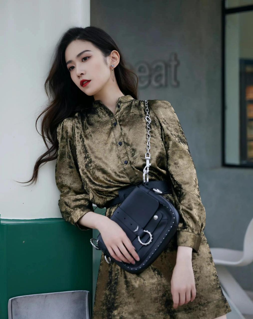 领动计划# 刘美彤   有着青春靓丽,风格多变的独特气质和表演天赋.