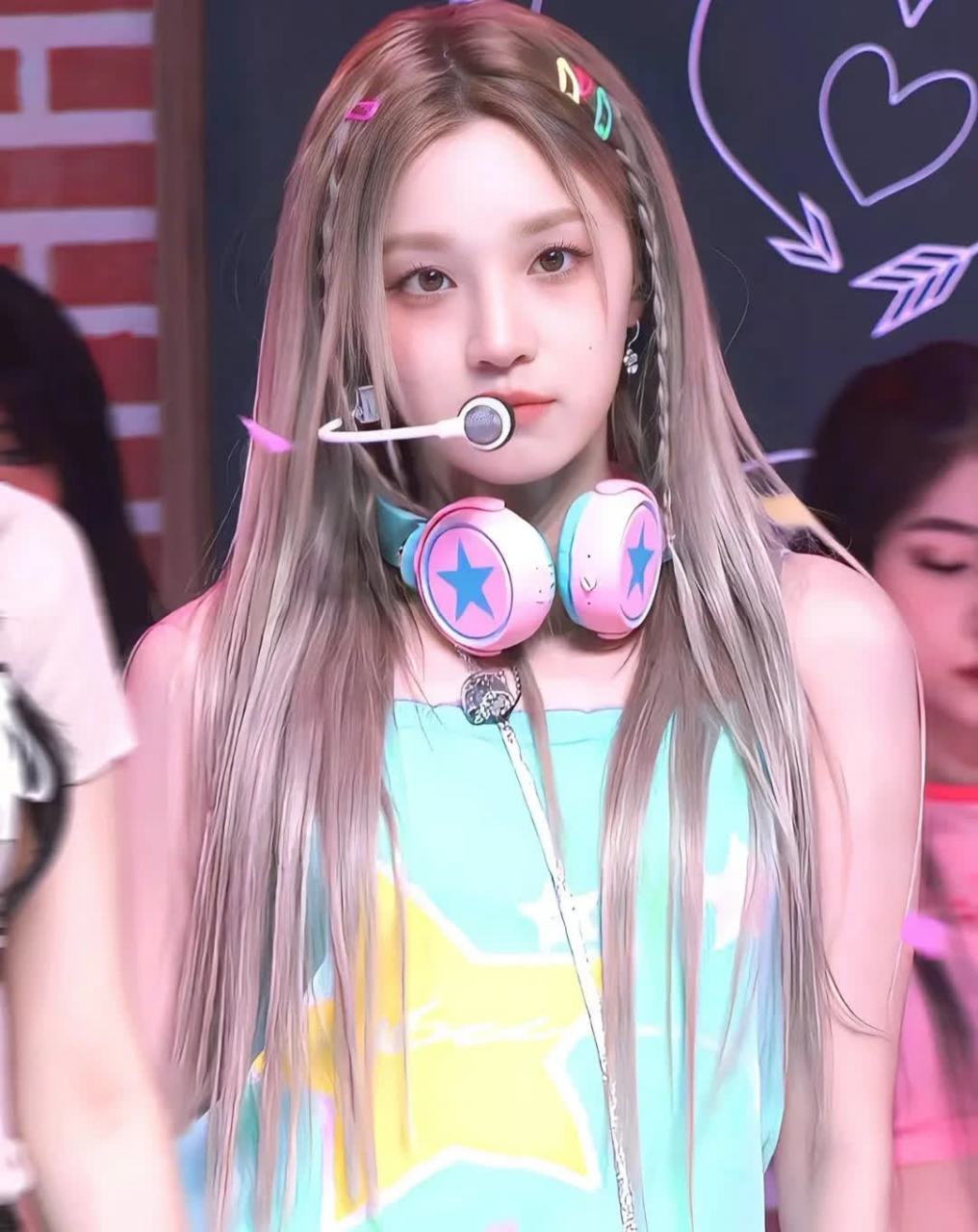 宋雨绮的妆容真可爱,真是一只活泼开朗的狗狗