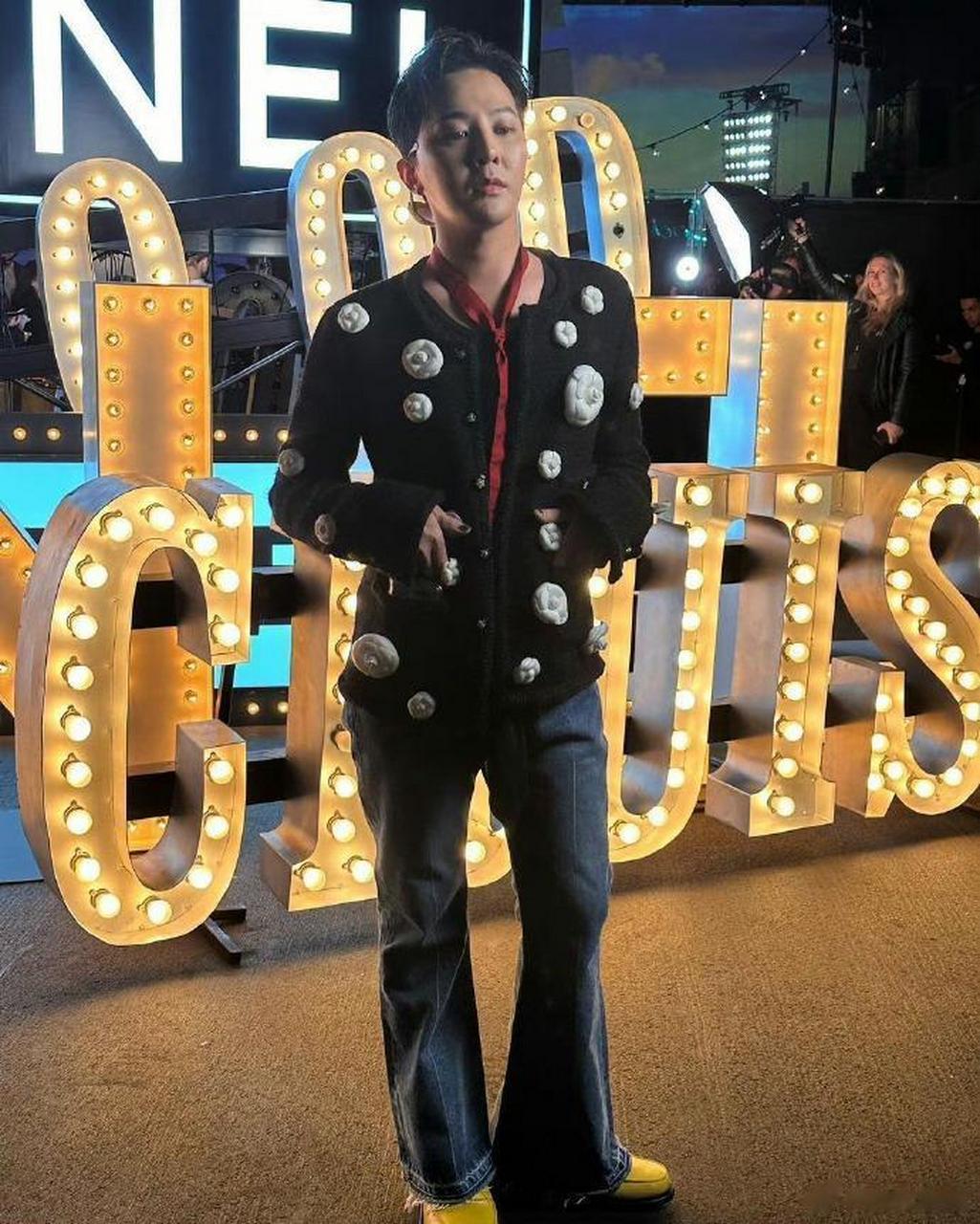 权志龙香奈儿看秀生图好馒,是不是hgr年纪大了以后都会变丑?