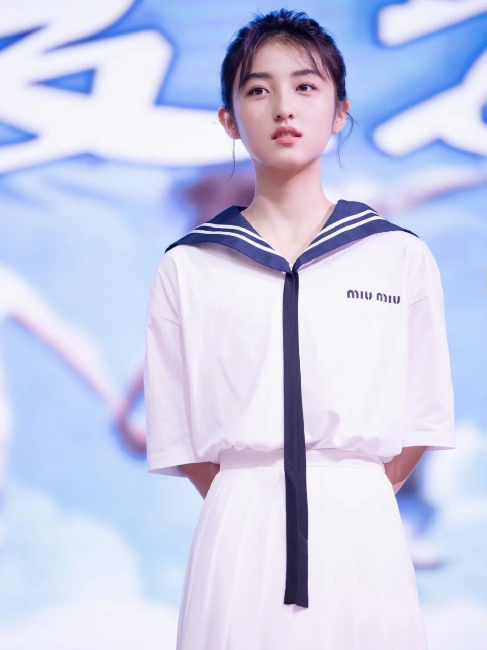 张子枫吴磊活动造型 磊枫这对awsl 张子枫和吴磊空降毕业典礼现场