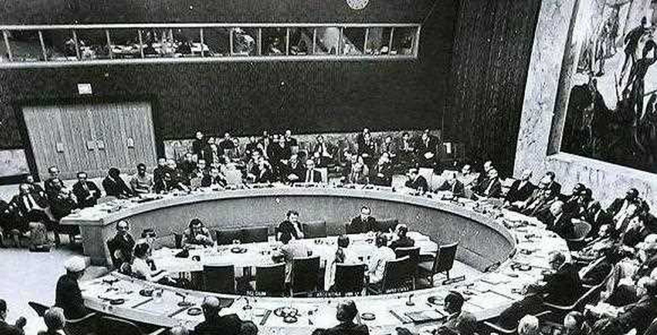 1971年10月25日,第26届联合国大会就关于中国重返联合国的提议进行