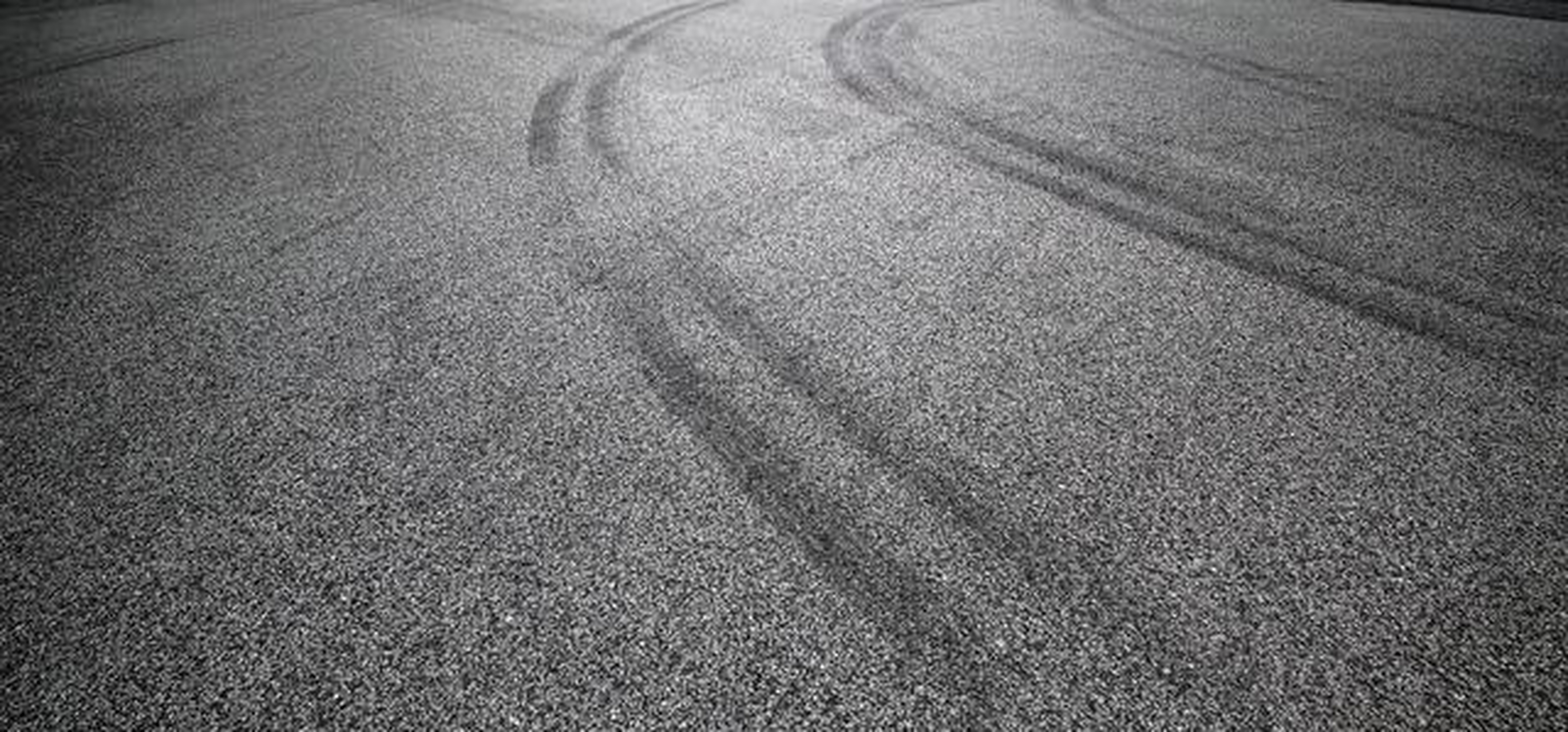 奇瑞qq3配以黑色,时尚灰,温馨米三种风格的现代风格,个性十足,安全带