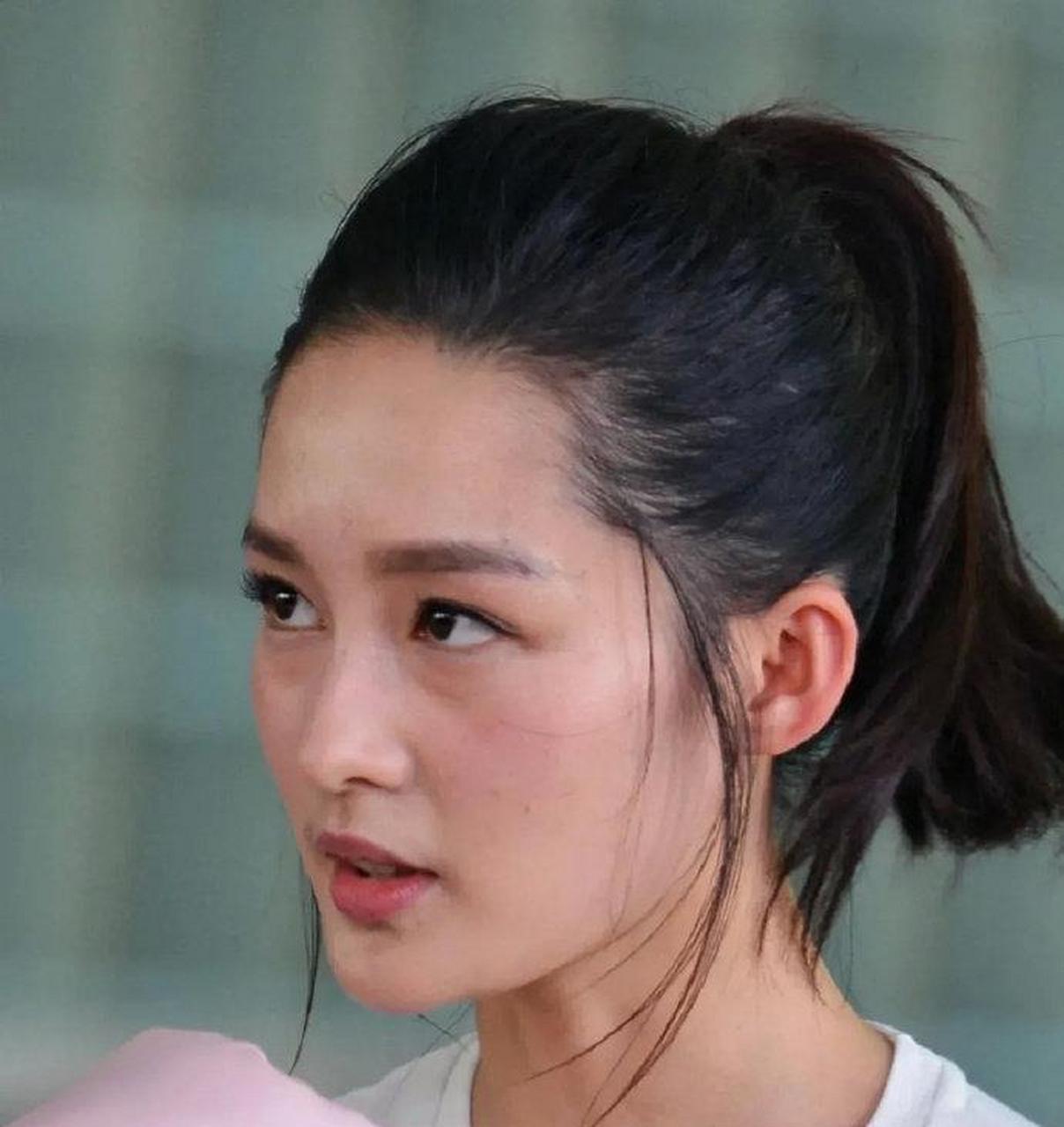 网友:不得不说,李沁这脸是真的好真实.