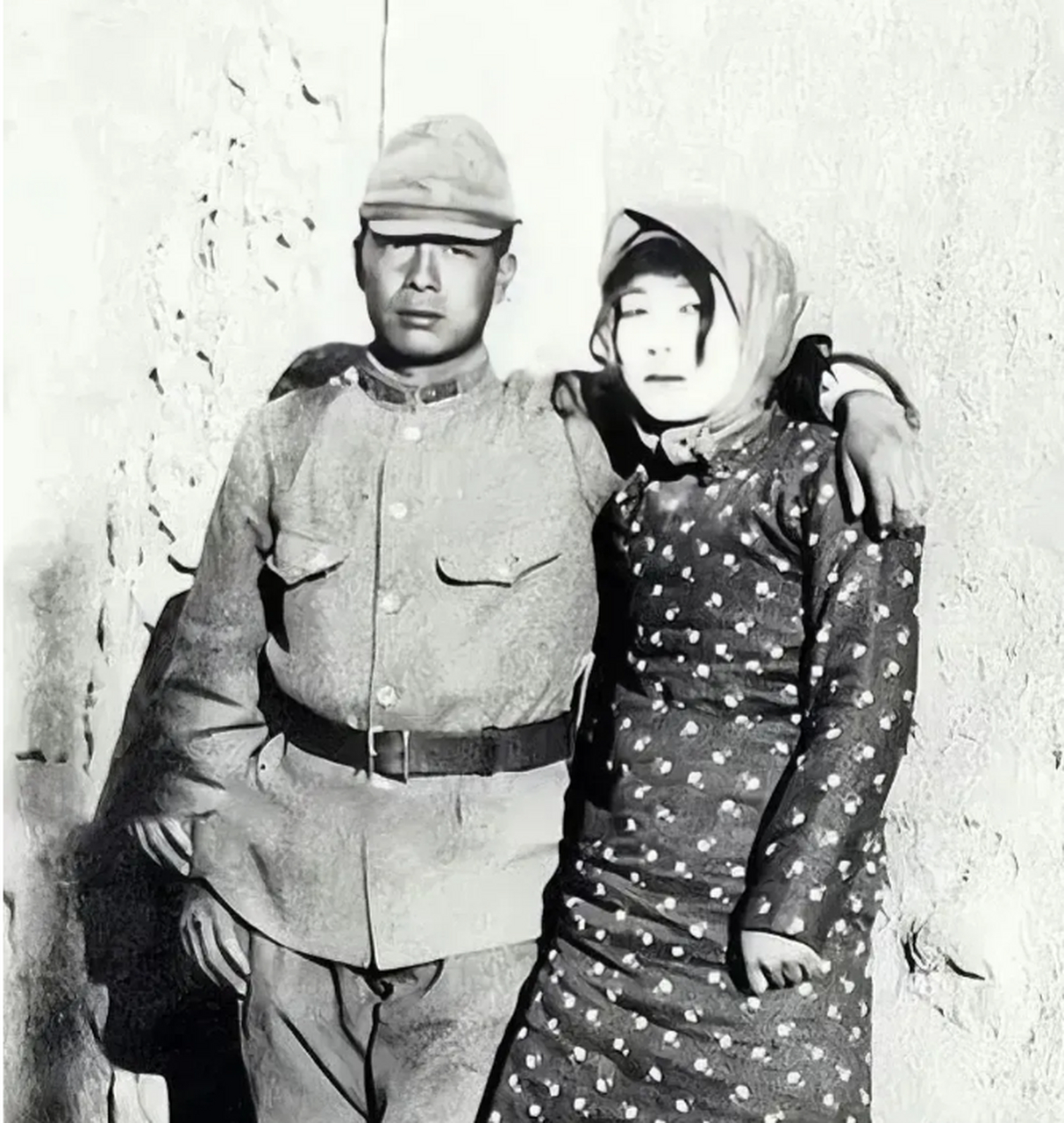 历史老照片: 抗日战争期间,一张日本鬼子的宣传照片.