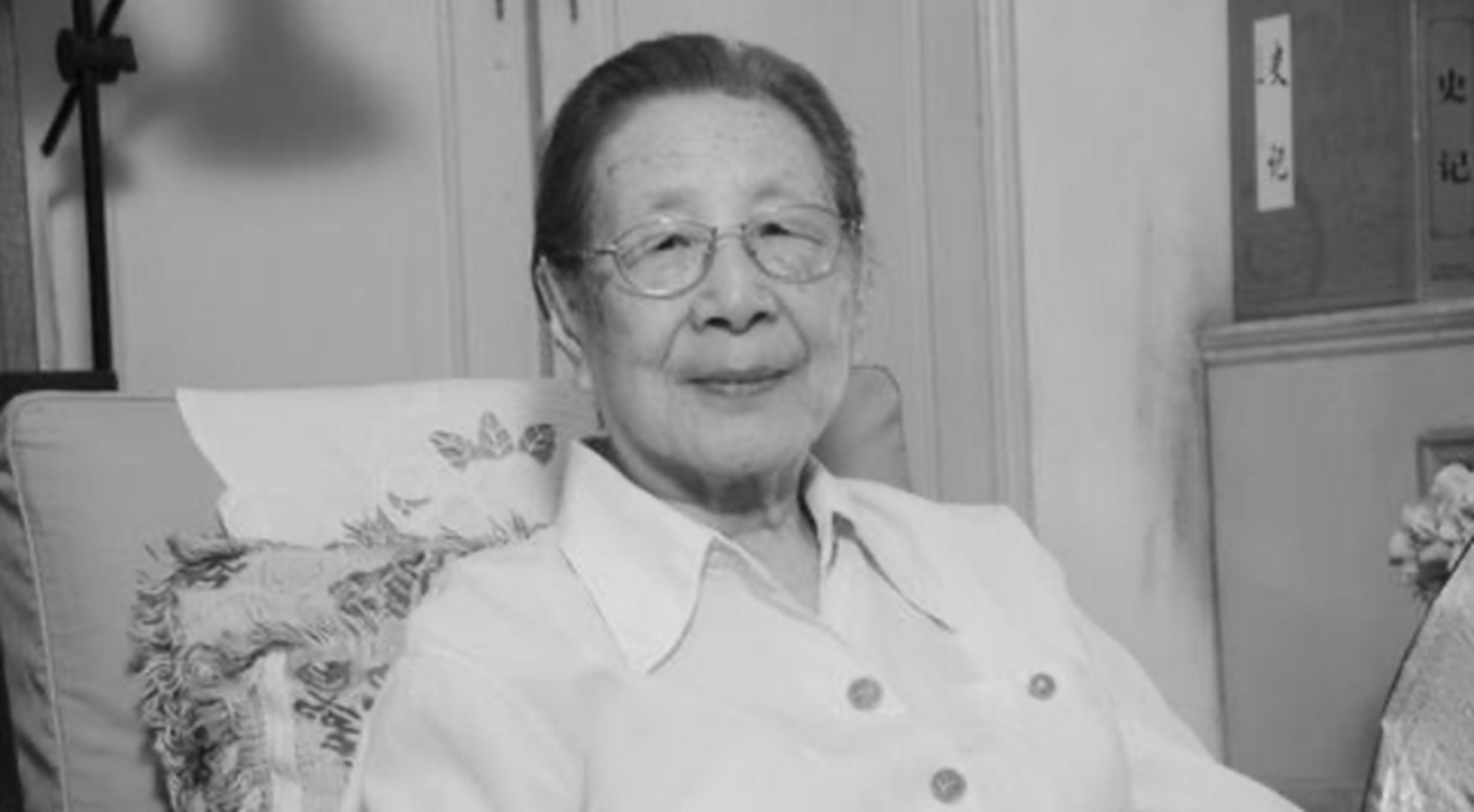 1960年,中国第一台国产电子数字通用计算机——107型计算机问世.