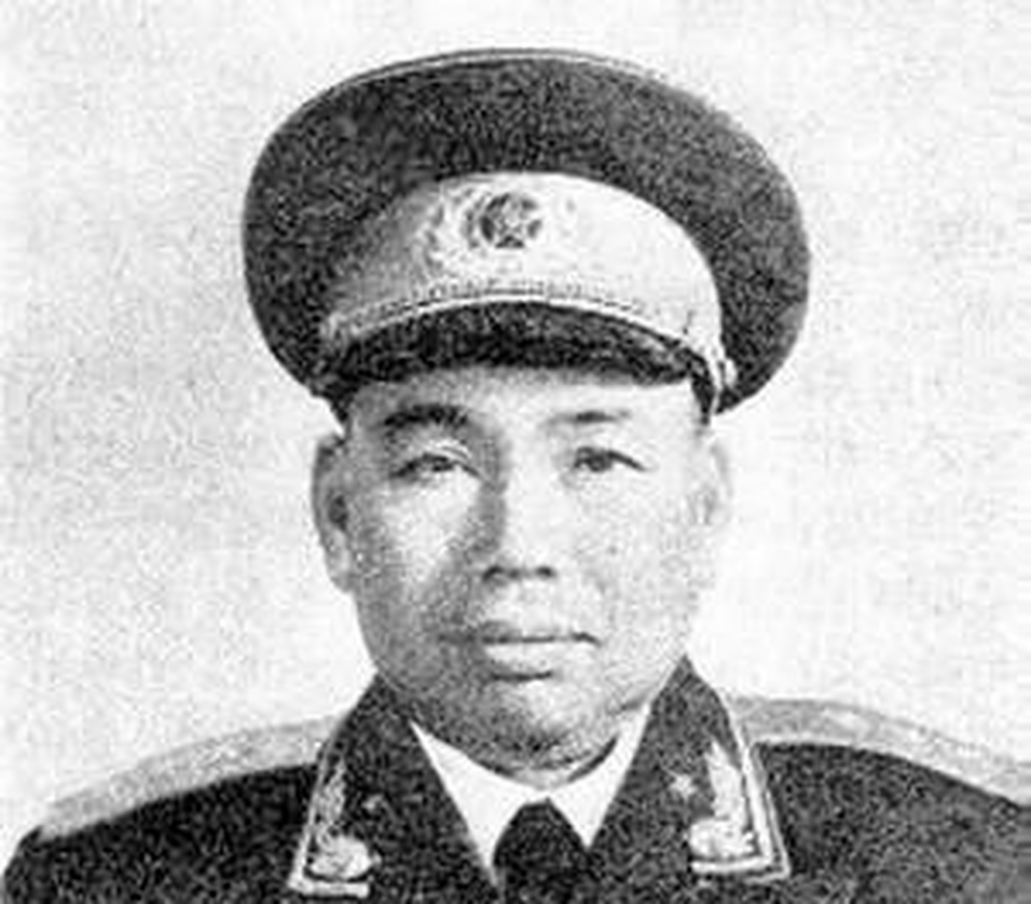 哪知许世友说了一句话,雷明珍听得懵了,吓的扭头就跑许世友这辈子从来