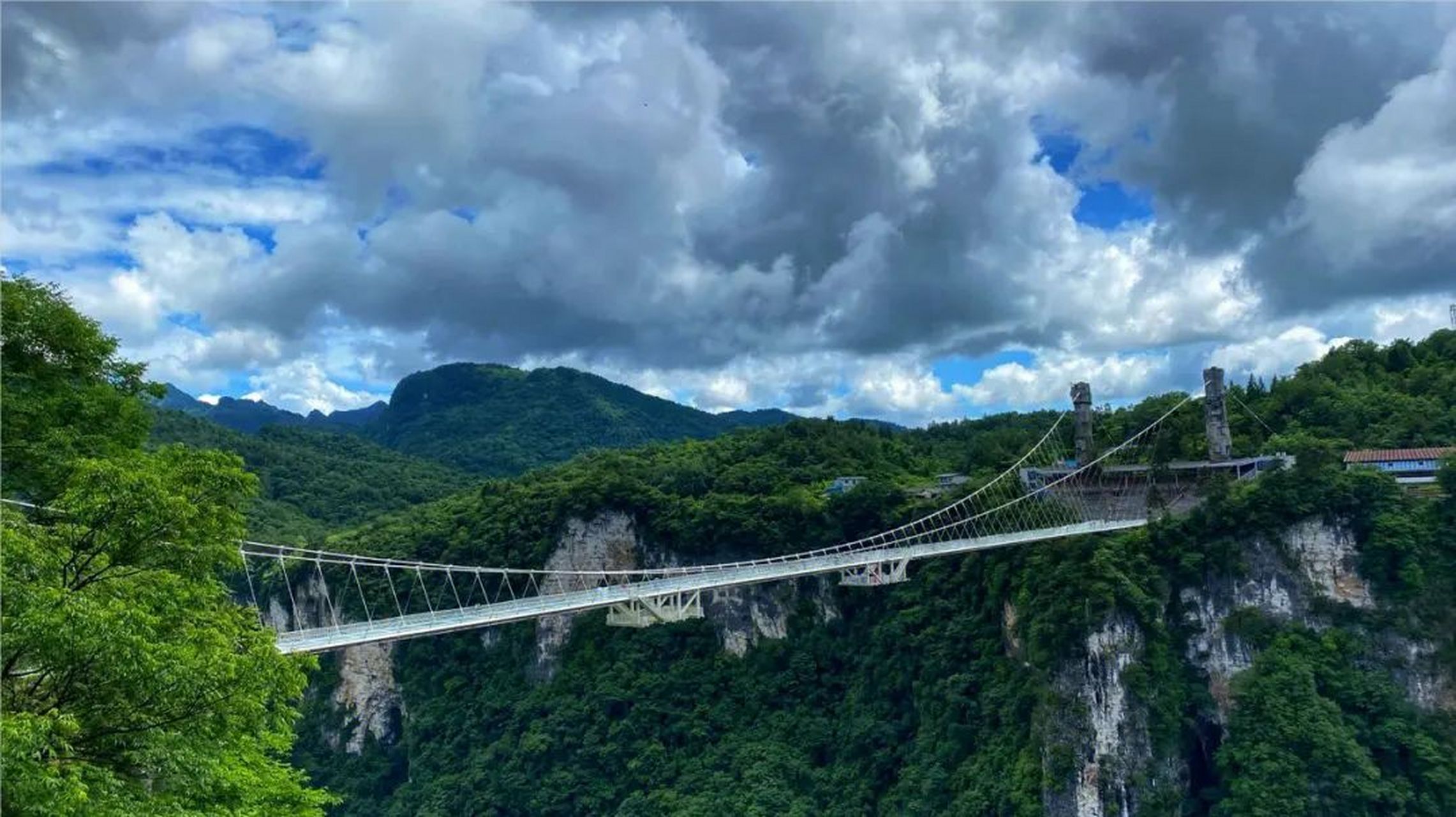 线路推荐: d1:全国各地--长沙 d2:长沙--云天渡玻璃桥--张家界大峡谷