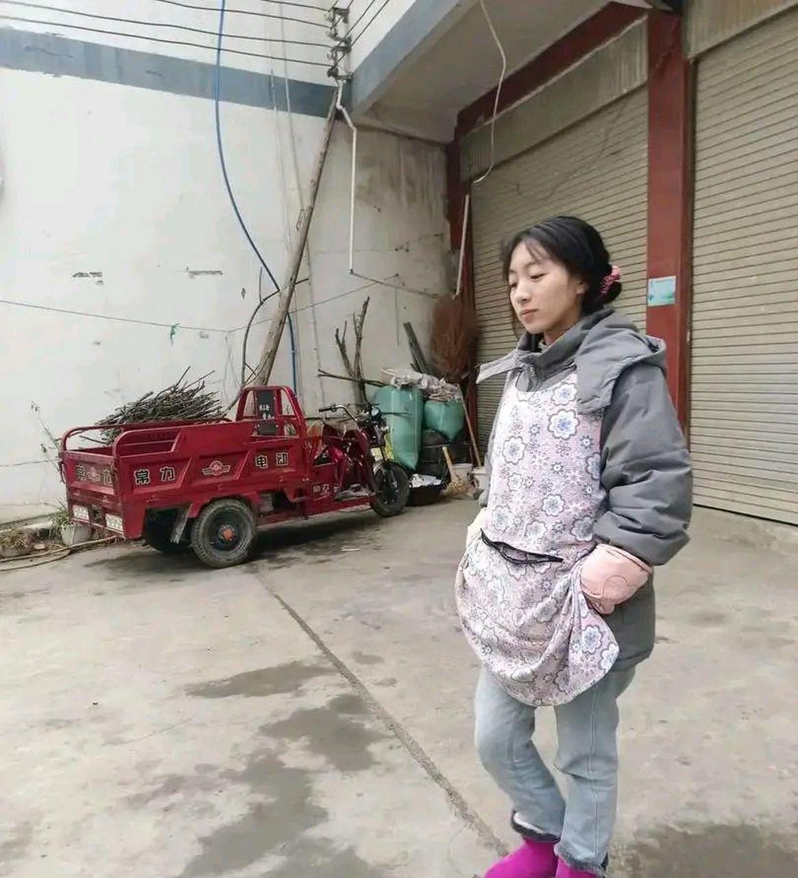 网友:表弟回农村相亲了,农村的女孩长这样,不知道能不能成功.
