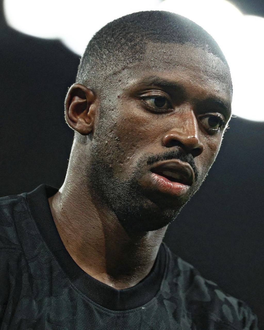 9293 登贝莱的进球数仍然为零……  路易斯·恩里克:"登贝莱在他