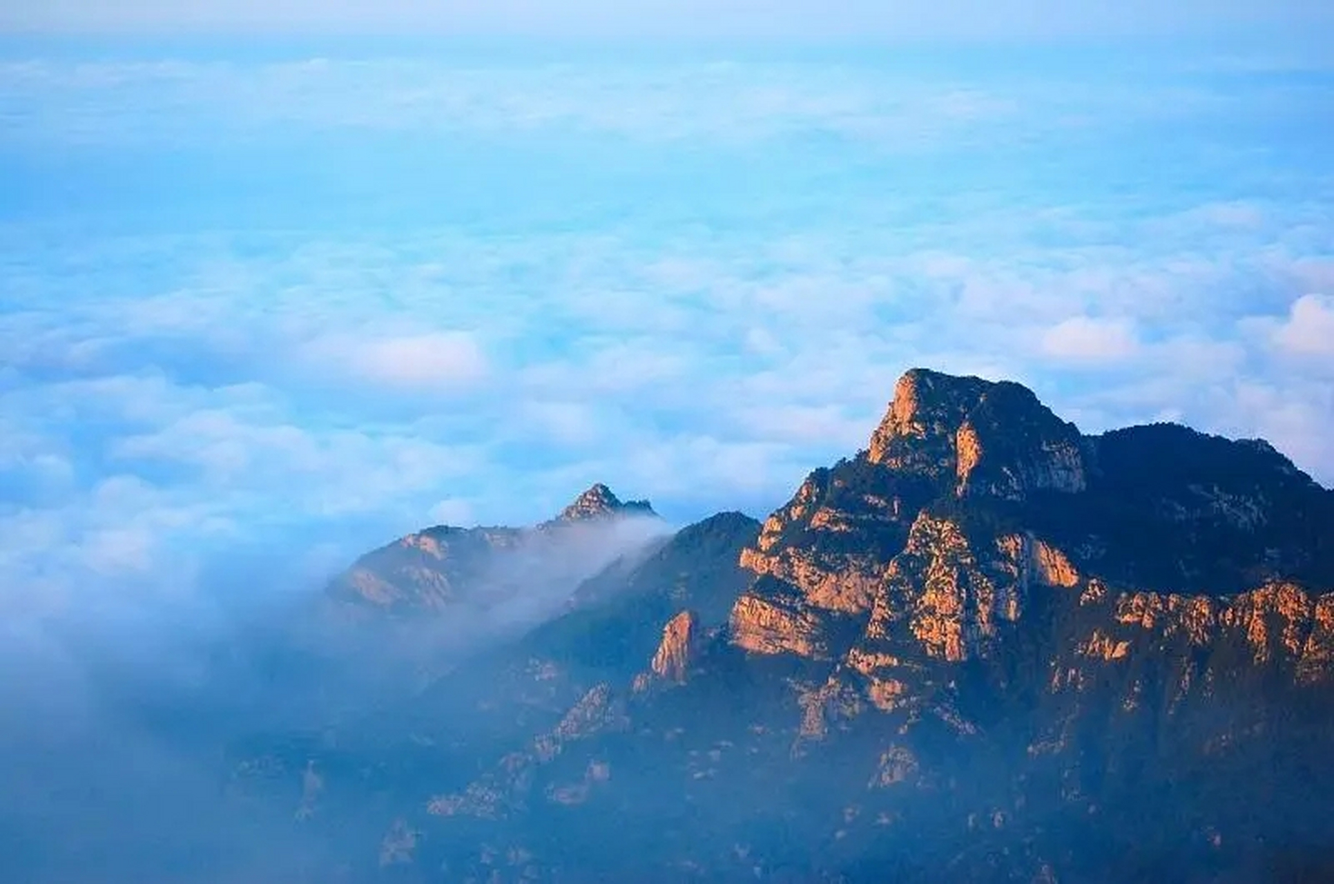 山东最高山图片