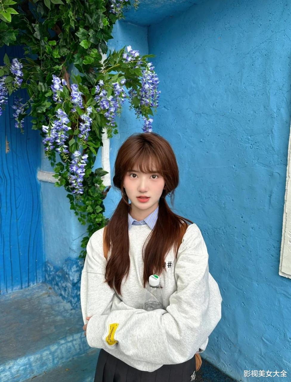 美宜佳老板的妹妹,大三农业系系花,22岁还单身,高颜值气质型美女