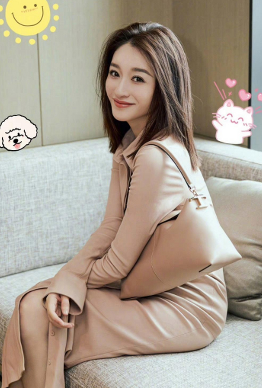 李小冉的皮肤也太好了吧.