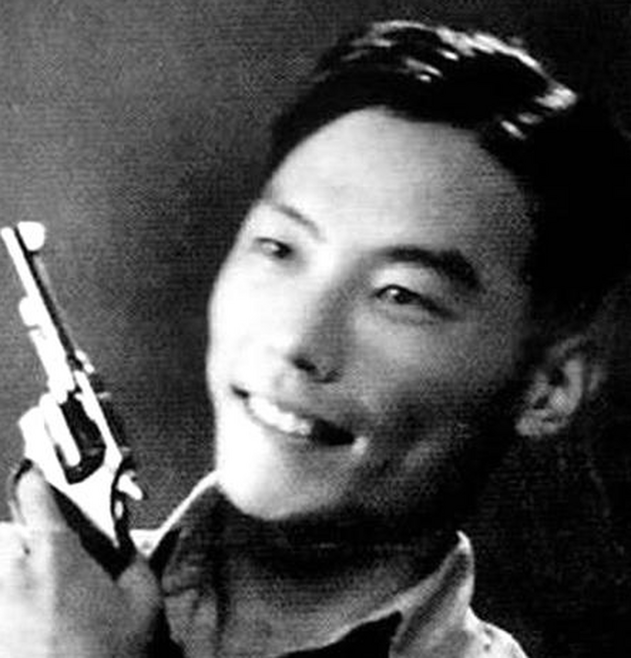 46年熊向晖差点暴露,周总理给了傅泾波3张戏票,事后才知真高明 周总理