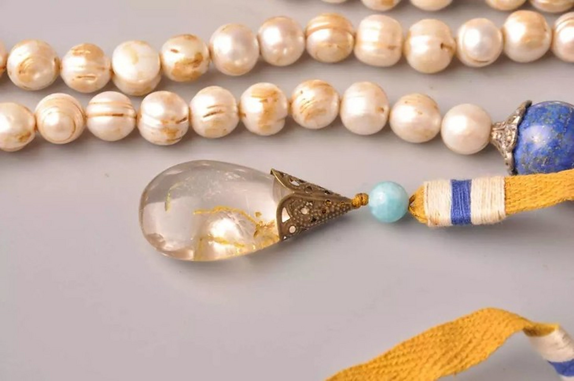 东北的珍珠实在了不得,清朝年间,把产于东北的珍珠叫"东珠",也叫"北珠